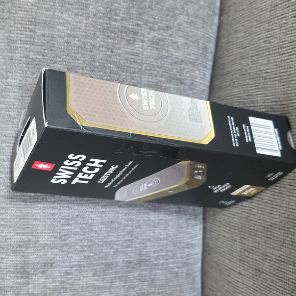 Swiss Tech Wireless Charging Power Bank, New - Picture 7 of 7